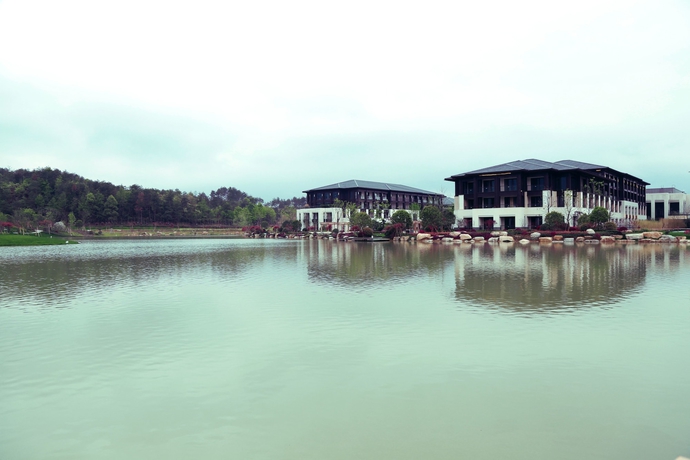 Imagen de los exteriores del Hotel Narada Phoenix Valley Resort. Foto 17