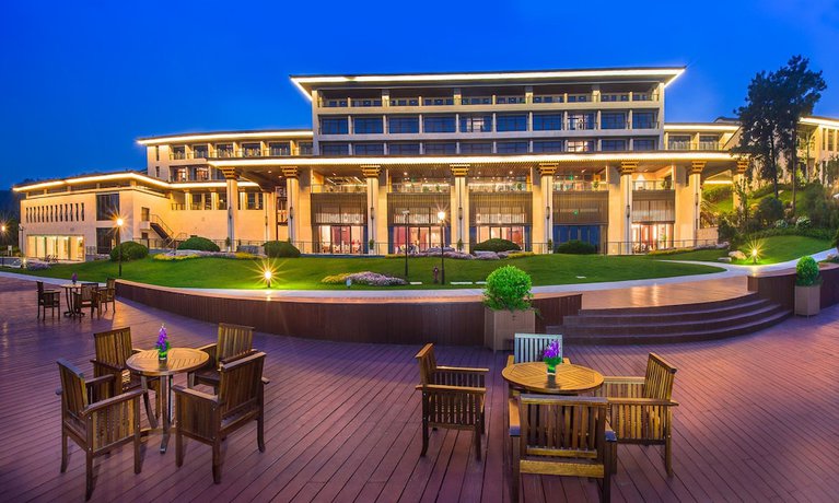 Imagen general del Hotel Narada Qiandao Lake Resort. Foto 1
