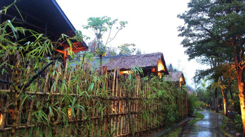 Imagen de los exteriores del Hotel Narada Resort and Spa Cifu Lake Guangxi. Foto 16