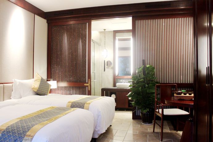 Imagen de la habitación del Hotel Narada Resort and Spa Cifu Lake Guangxi. Foto 6