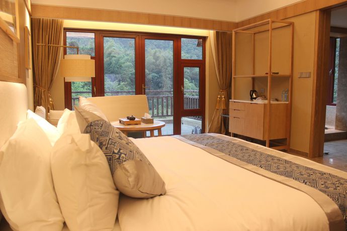 Imagen de la habitación del Hotel Narada Resort and Spa Cifu Lake Guangxi. Foto 7