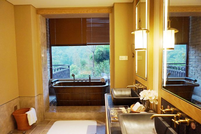 Imagen de la habitación del Hotel Narada Resort and Spa Cifu Lake Guangxi. Foto 10