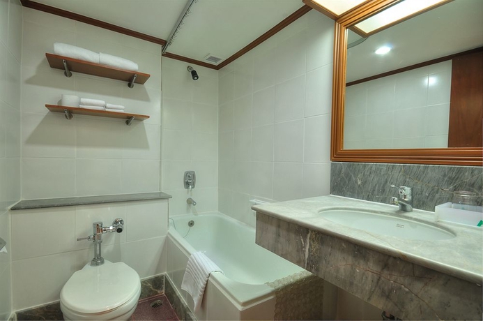 Imagen de la habitación del Hotel Narai. Foto 4