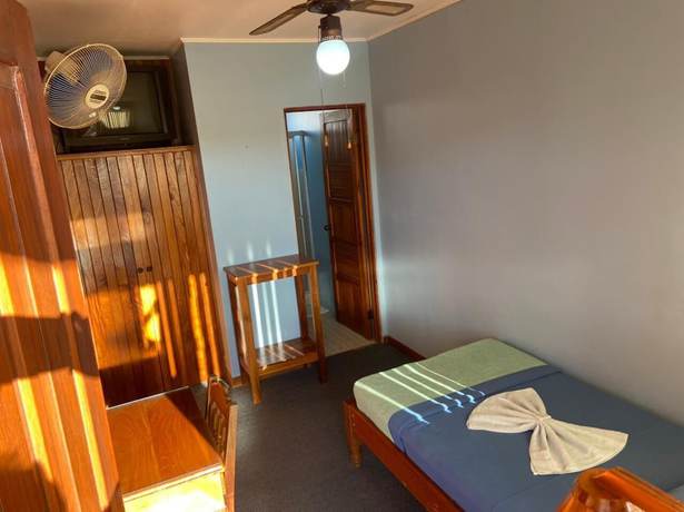 Imagen de la habitación del Hotel Naralit. Foto 17