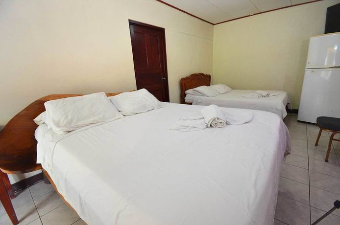 Imagen de la habitación del Hotel Naranjal. Foto 4