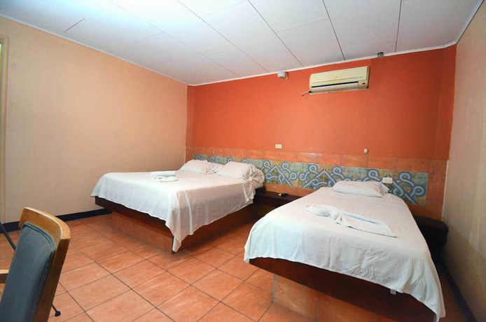 Imagen de la habitación del Hotel Naranjal. Foto 6