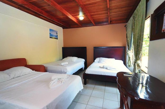 Imagen de la habitación del Hotel Naranjal. Foto 11