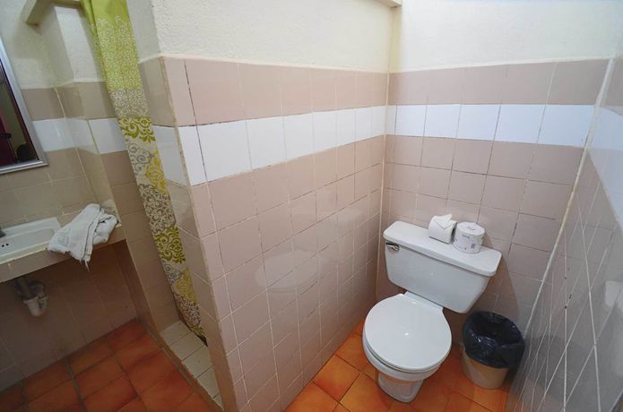 Imagen de la habitación del Hotel Naranjal. Foto 18