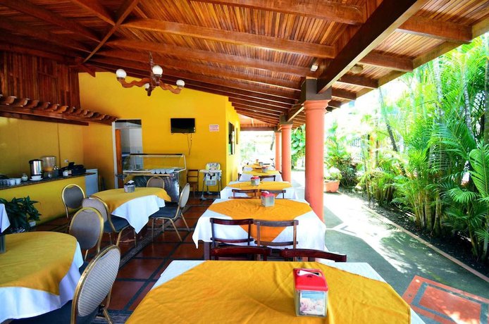 Imagen del bar/restaurante del Hotel Naranjal. Foto 3