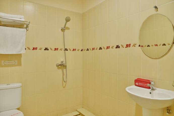 Imagen de la habitación del Hotel Narapati Indah Syariah. Foto 16