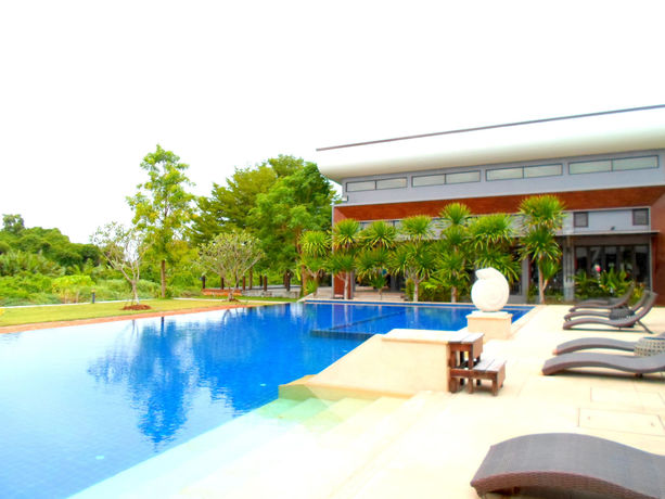 Imagen de los exteriores del Hotel Naraya Riverside Resort. Foto 11