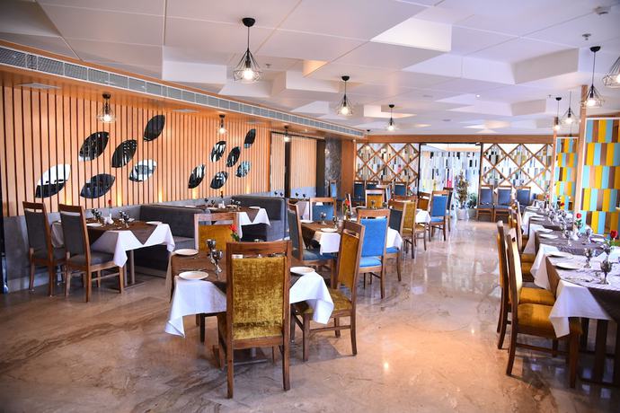 Imagen del bar/restaurante del Hotel Narayanam, Gwalior. Foto 5