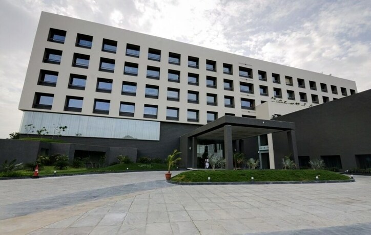 Imagen general del Hotel Narayani Heights and Resort. Foto 4