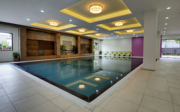 Imagen general del Hotel Narayani Heights and Resort. Foto 9