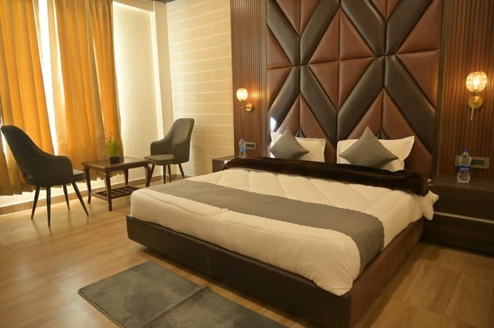 Imagen de la habitación del Hotel Narayani Palace. Foto 7