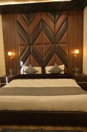 Imagen de la habitación del Hotel Narayani Palace. Foto 16