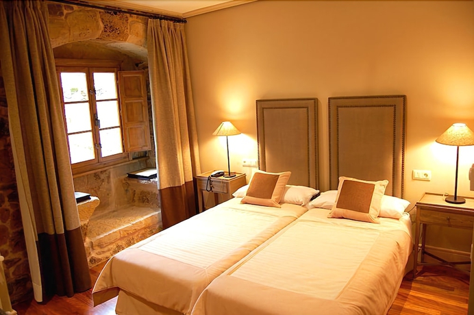 Imagen de la habitación del Hotel Narbasu. Foto 13