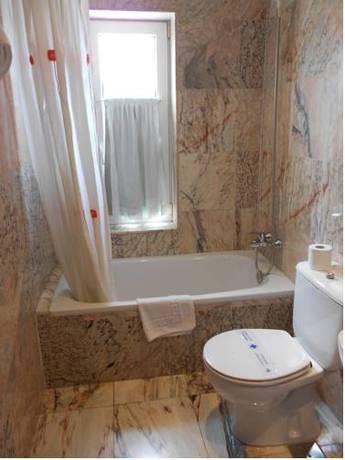 Imagen de la habitación del Hotel Narcea, Reocín. Foto 6