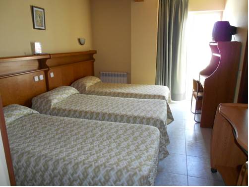 Imagen de la habitación del Hotel Narcea, Reocín. Foto 9
