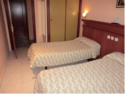 Imagen de la habitación del Hotel Narcea, Reocín. Foto 13