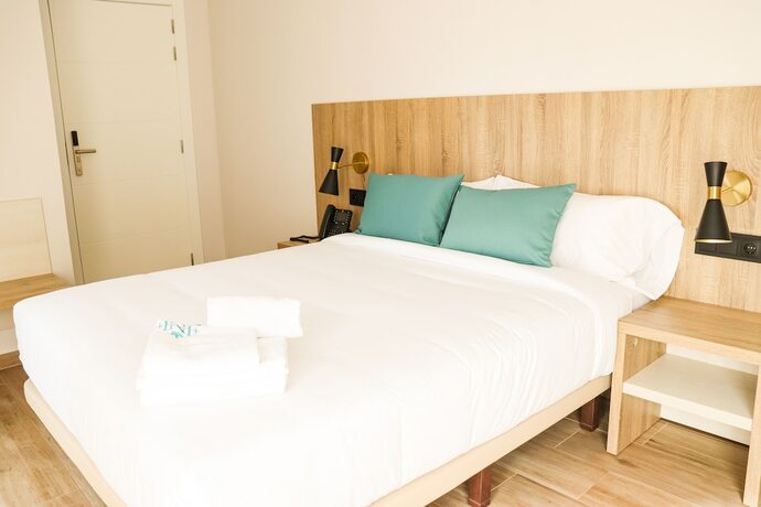 Imagen de la habitación del Hotel Narcea Santa Pola. Foto 18