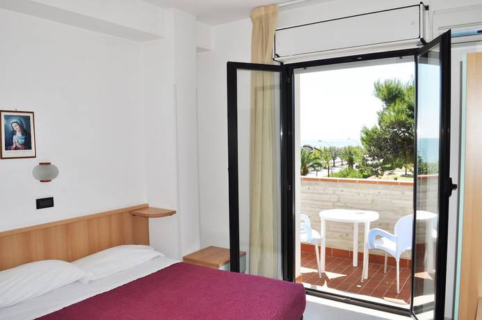 Imagen de la habitación del Hotel Narcisi. Foto 3