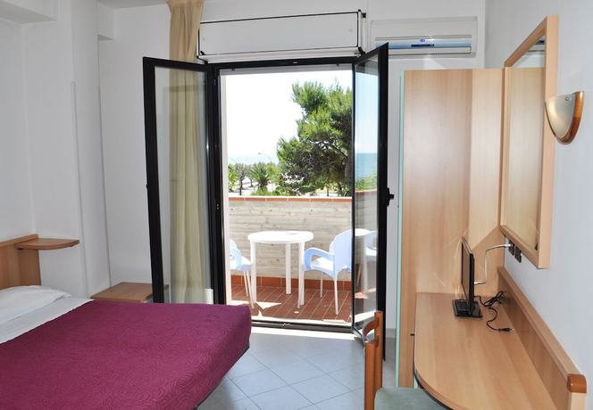 Imagen de la habitación del Hotel Narcisi. Foto 5