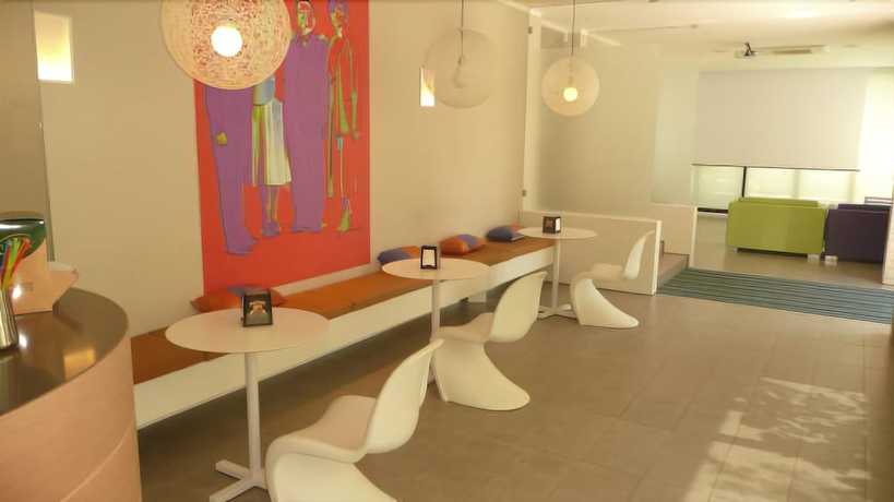 Imagen de los interiores del Hotel Narcisi. Foto 14