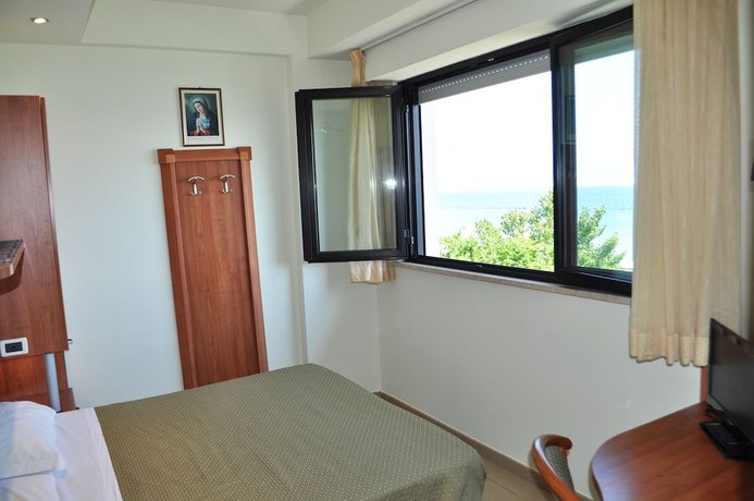 Imagen de la habitación del Hotel Narcisi. Foto 9