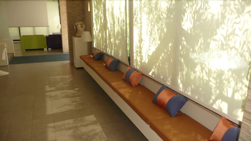 Imagen de los interiores del Hotel Narcisi. Foto 16