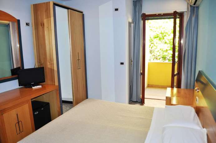 Imagen de la habitación del Hotel Narcisi. Foto 10