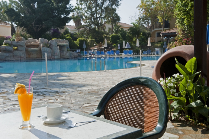 Imagen de la piscina del Hotel Narcissos Waterpark Resort. Foto 15