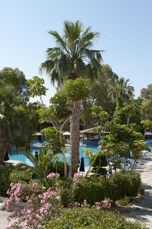 Imagen de los exteriores del Hotel Narcissos Waterpark Resort. Foto 11