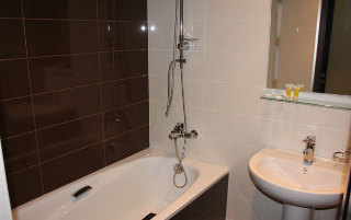 Imagen de la habitación del Hotel Nare, Erev&aacute;n. Foto 7