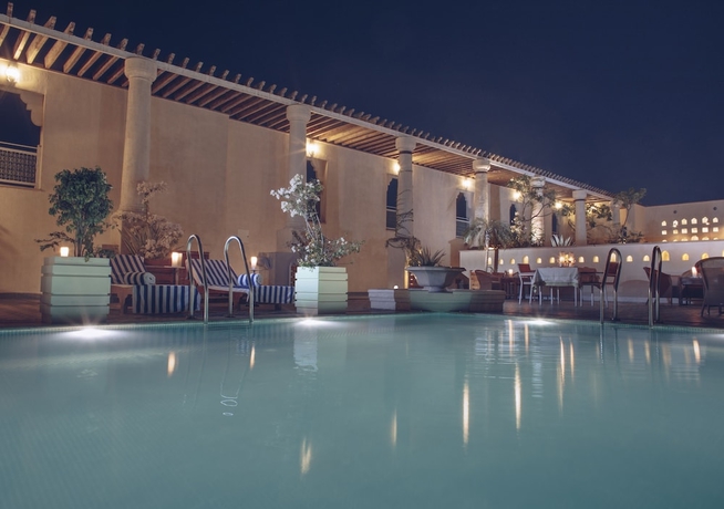 Imagen de la piscina del Hotel Narendra Bhawan Bikaner. Foto 19