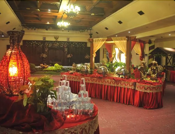 Imagen del bar/restaurante del Hotel Narita Hotel Tulungagung. Foto 3