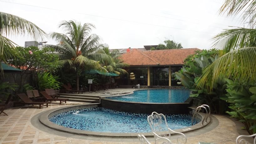 Imagen de la piscina del Hotel Narita Tangerang. Foto 12