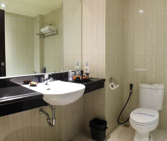 Imagen de la habitación del Hotel Narita Tangerang. Foto 6