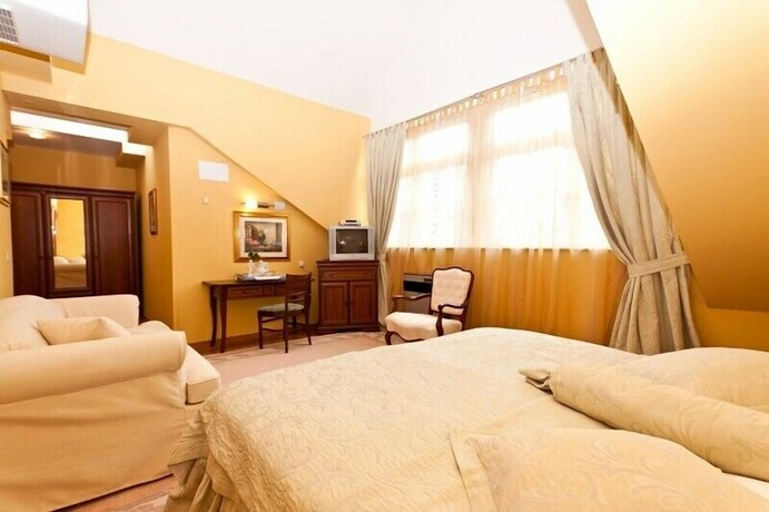 Imagen de la habitación del Hotel Narona. Foto 8
