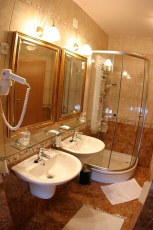 Imagen de la habitación del Hotel Narona. Foto 16
