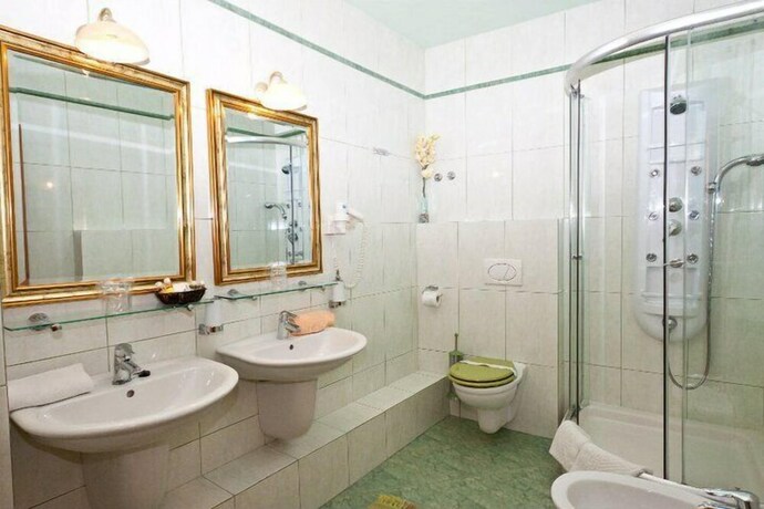Imagen de la habitación del Hotel Narona. Foto 17