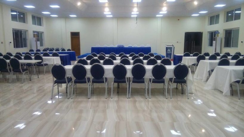 Imagen de los interiores del Hotel Narpos. Foto 17