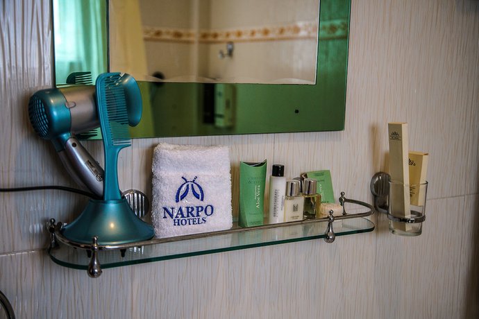 Imagen de la habitación del Hotel Narpos. Foto 9