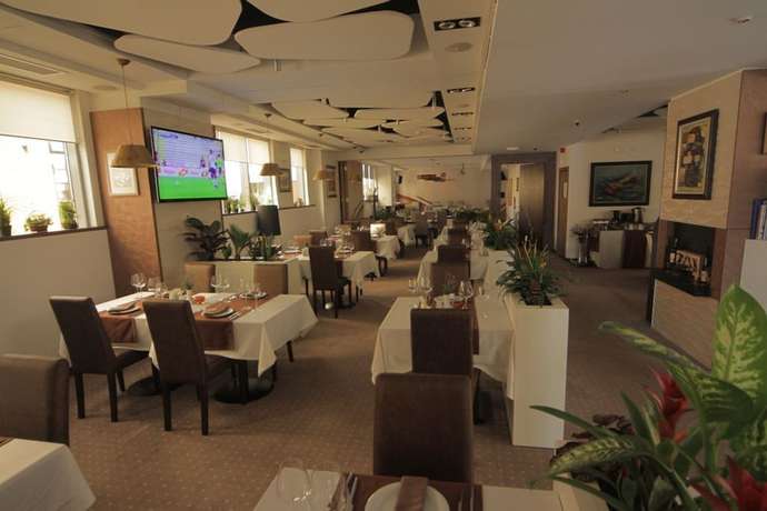 Imagen del bar/restaurante del Hotel Nartel. Foto 3