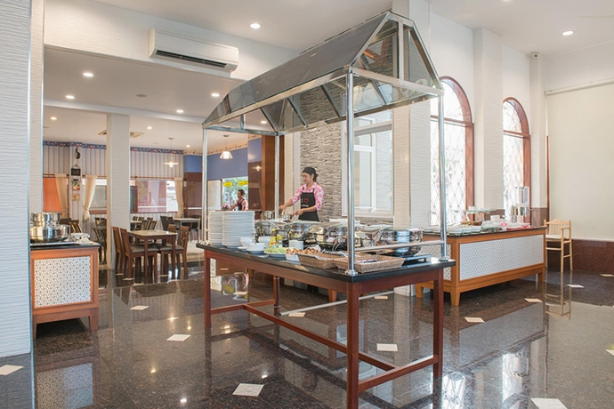 Imagen del bar/restaurante del Hotel Nartsiri Residence and. Foto 3