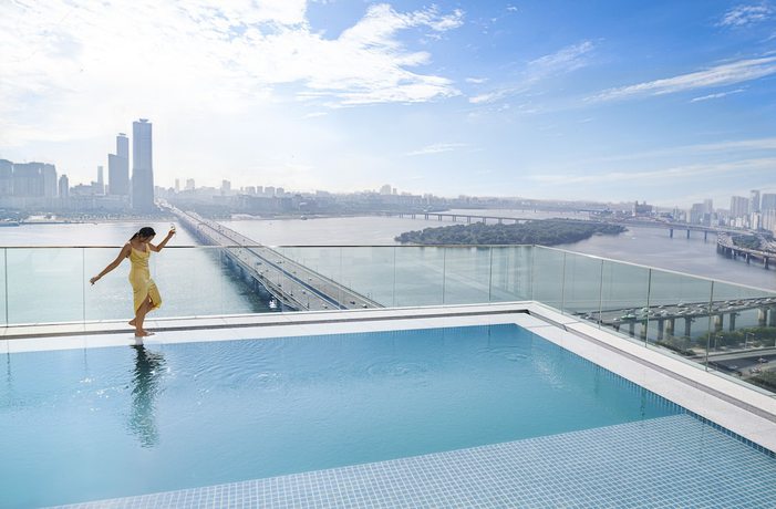 Imagen de la piscina del Hotel Naru Seoul MGallery Ambassador. Foto 18