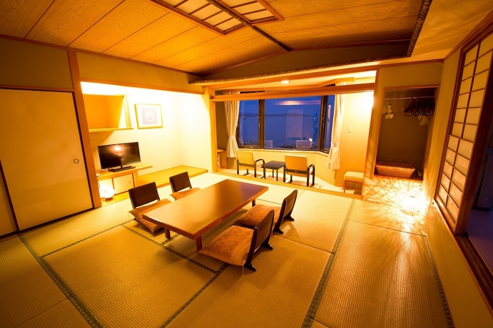 Imagen de la habitación del Hotel Naruto Grand Kaigetsu. Foto 10