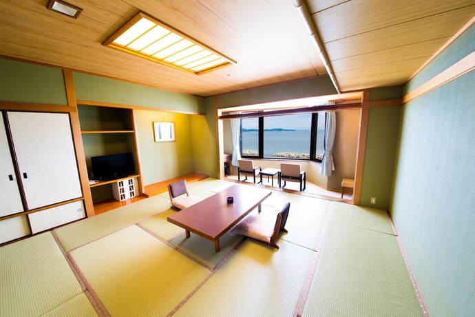 Imagen de la habitación del Hotel Naruto Grand Kaigetsu. Foto 12
