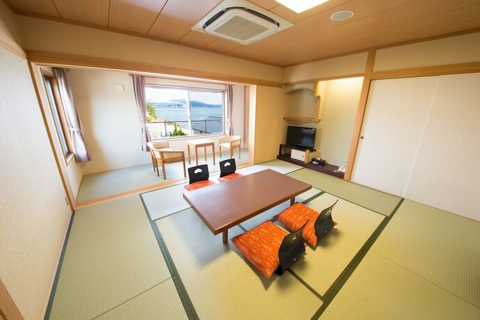 Imagen de la habitación del Hotel Naruto Kaigetsu Bettei Taimaru Kaigetsu. Foto 13