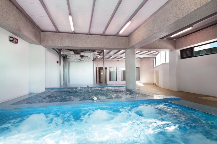 Imagen de la piscina del Hotel Naruwan Galaxy Place. Foto 18